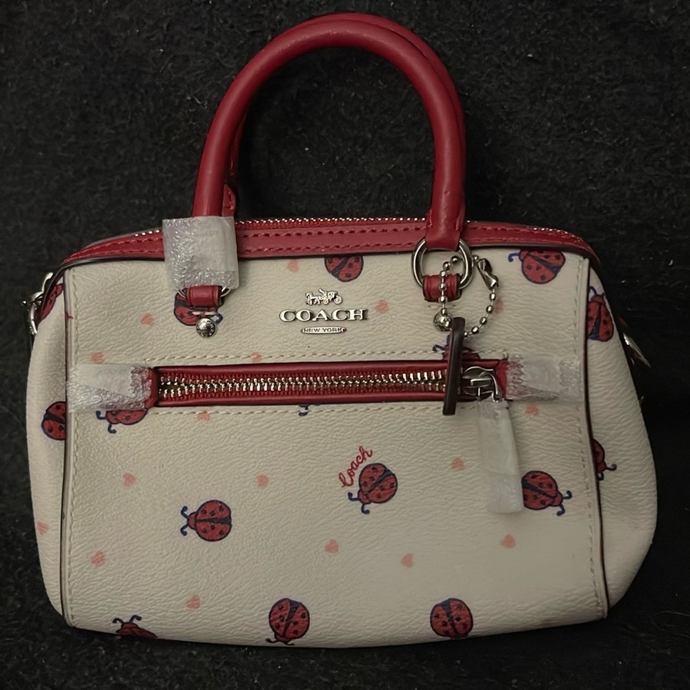 NWOTS. COACH Ladybug mini camera bag cross body purse red and white leather